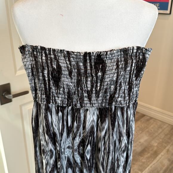 Velvet (the brand not material) Maxi Dress - Size Medium - Picture 2 of 4
